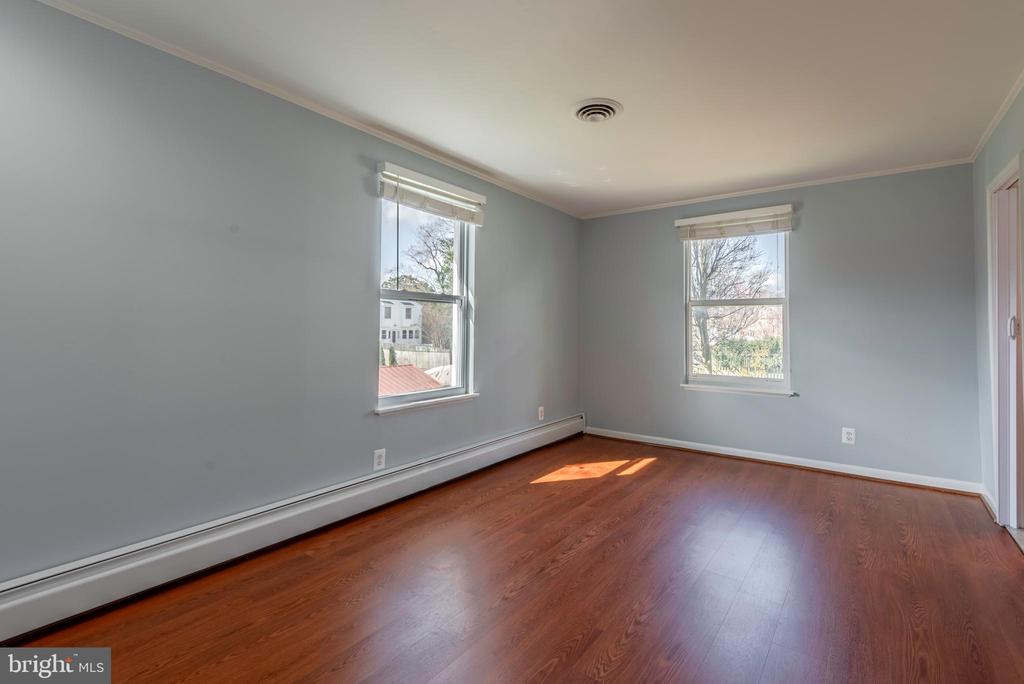 871 HIGHLAND AVENUE