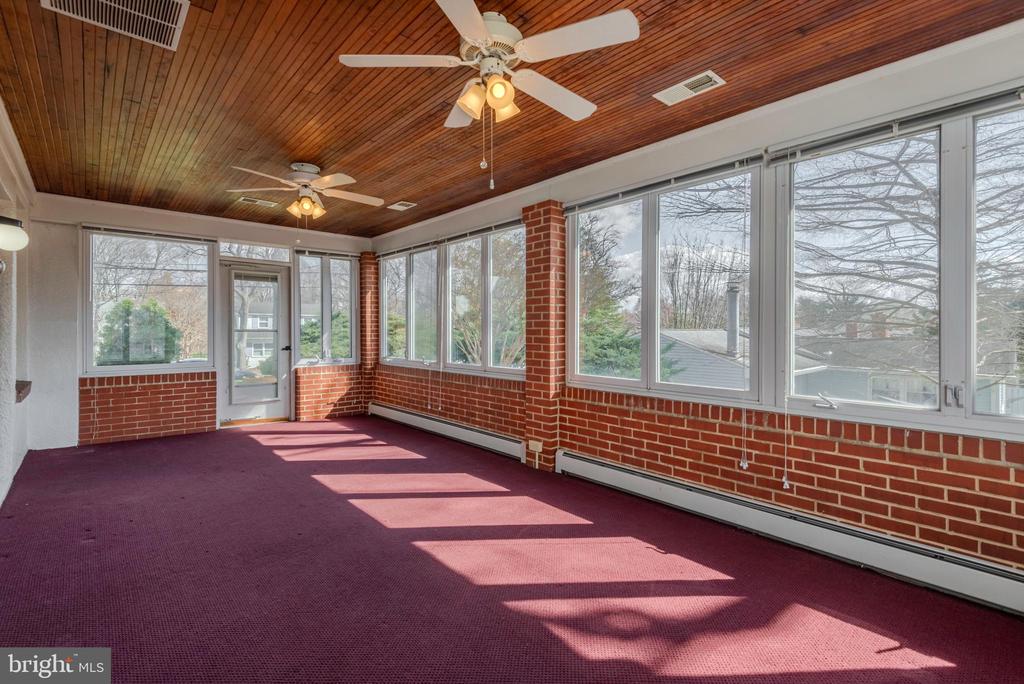 871 HIGHLAND AVENUE