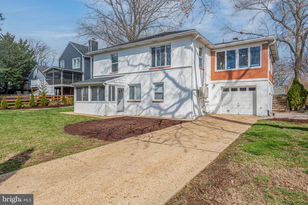 871 HIGHLAND AVENUE