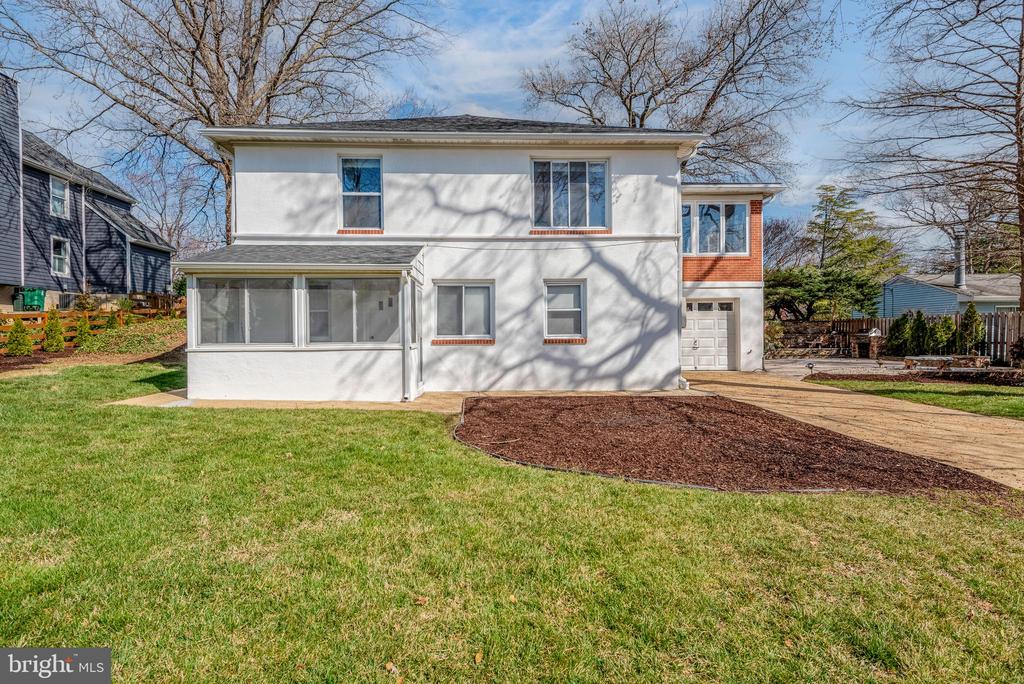 871 HIGHLAND AVENUE