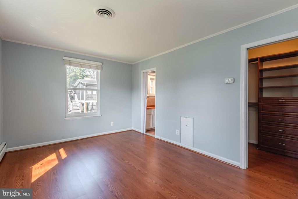 871 HIGHLAND AVENUE