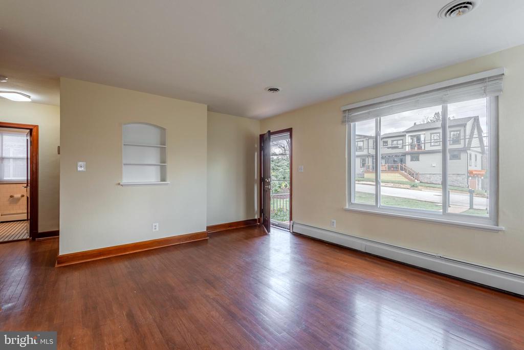 871 HIGHLAND AVENUE