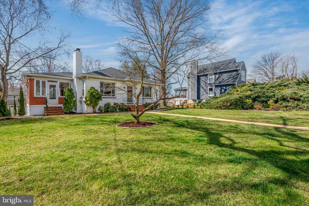 871 HIGHLAND AVENUE