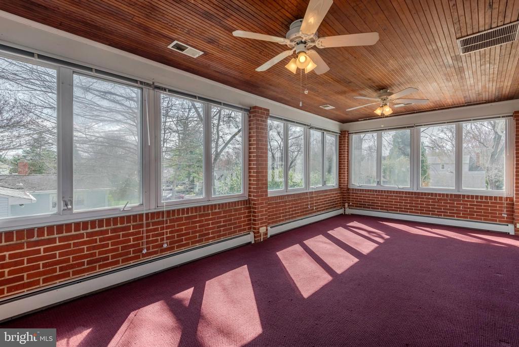 871 HIGHLAND AVENUE