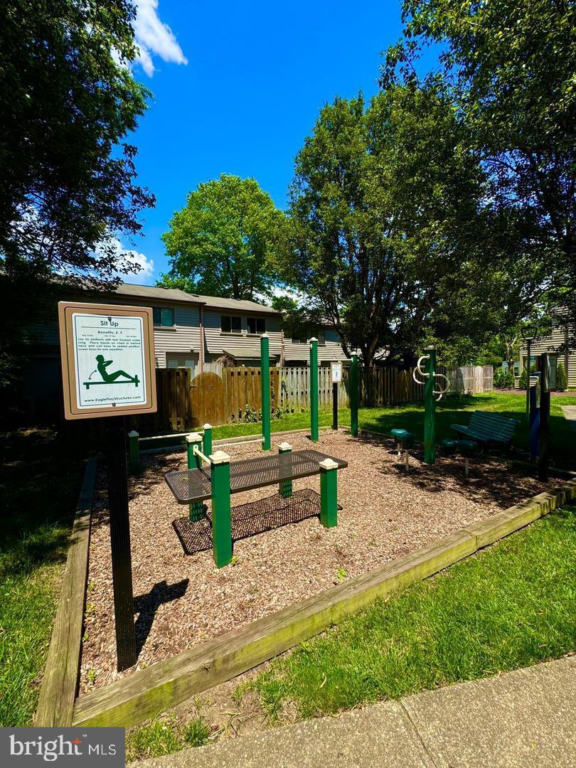 1052 CEDAR RIDGE COURT