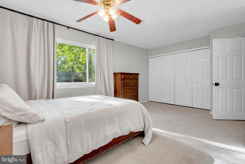 1052 CEDAR RIDGE COURT