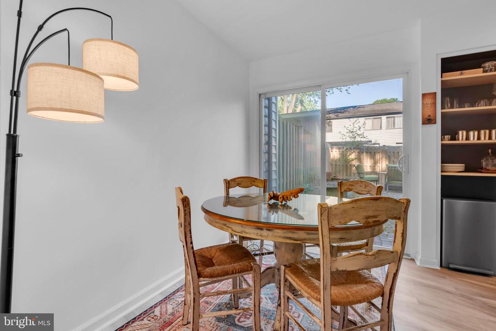 1052 CEDAR RIDGE COURT