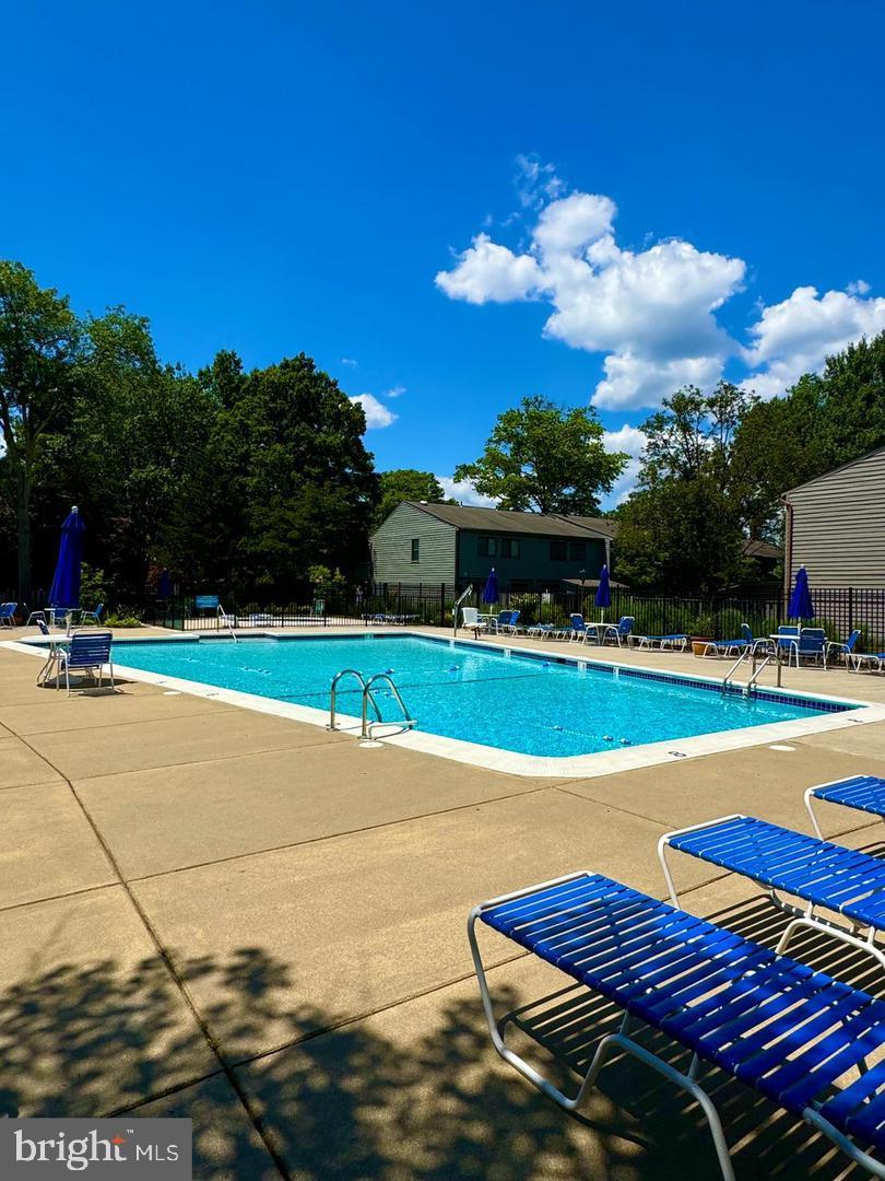 1052 CEDAR RIDGE COURT