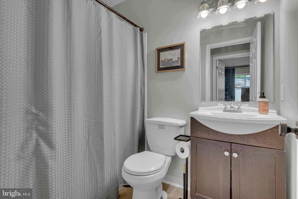 1052 CEDAR RIDGE COURT