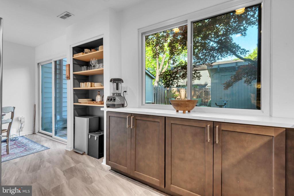 1052 CEDAR RIDGE COURT