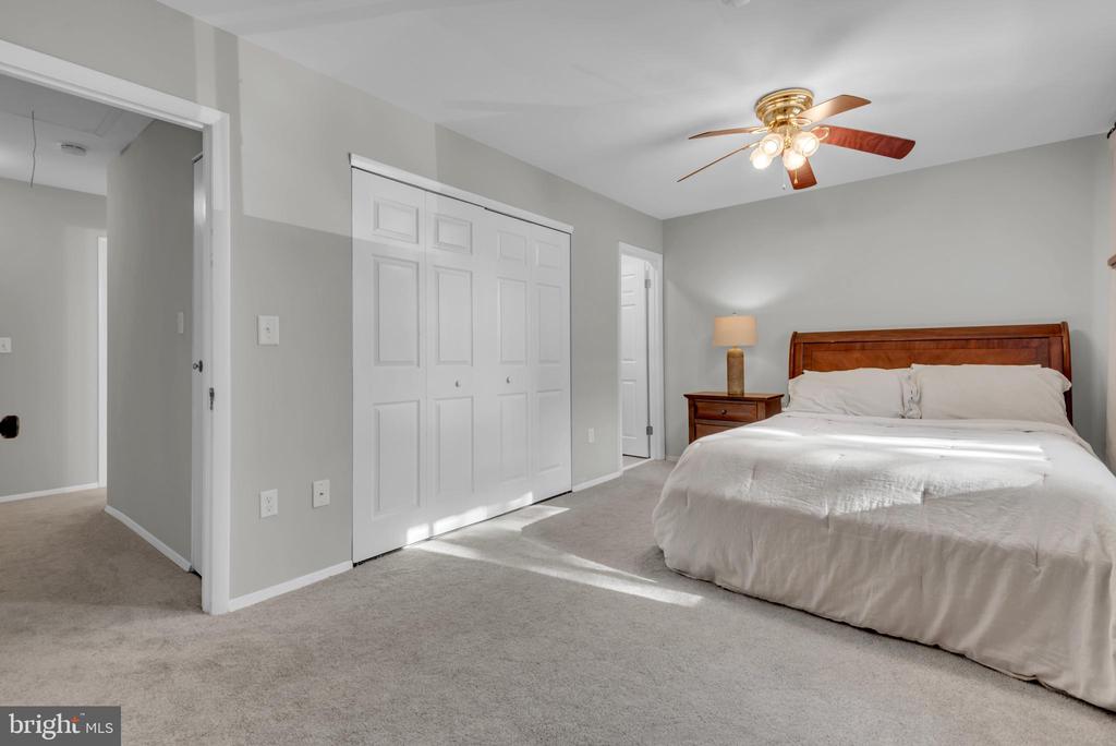 1052 CEDAR RIDGE COURT