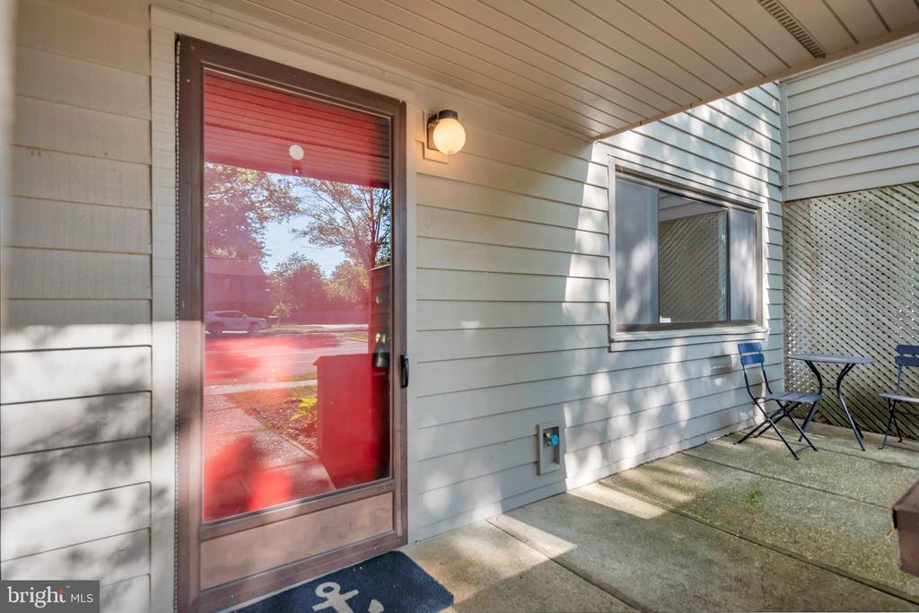 1052 CEDAR RIDGE COURT