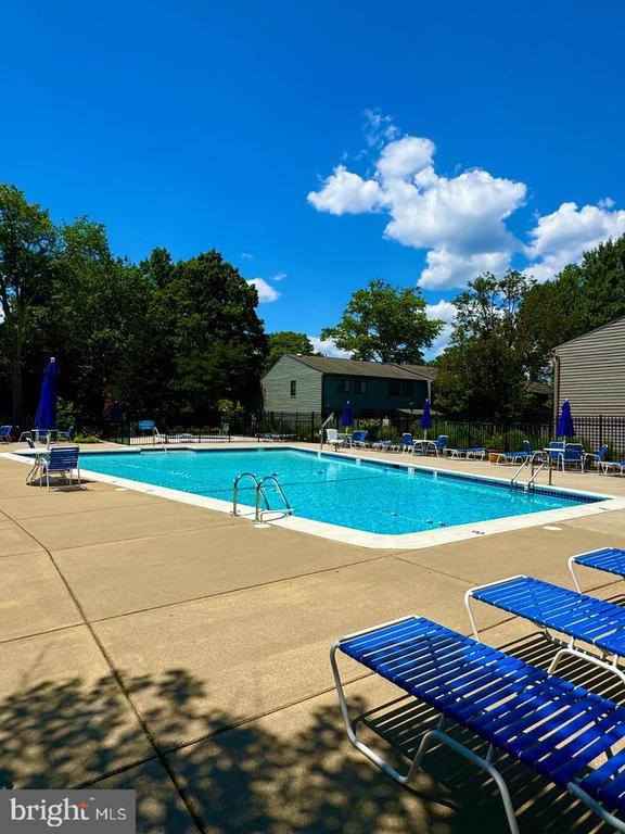 1052 CEDAR RIDGE COURT