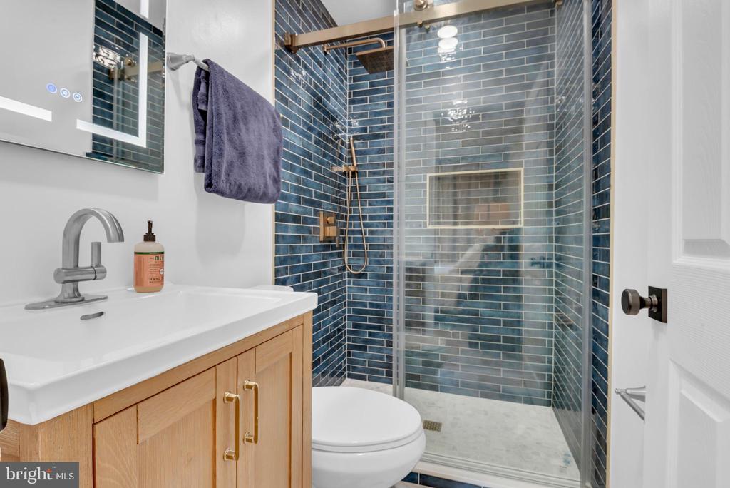 1052 CEDAR RIDGE COURT
