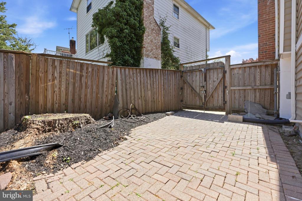 442 CENTURY VISTA DRIVE