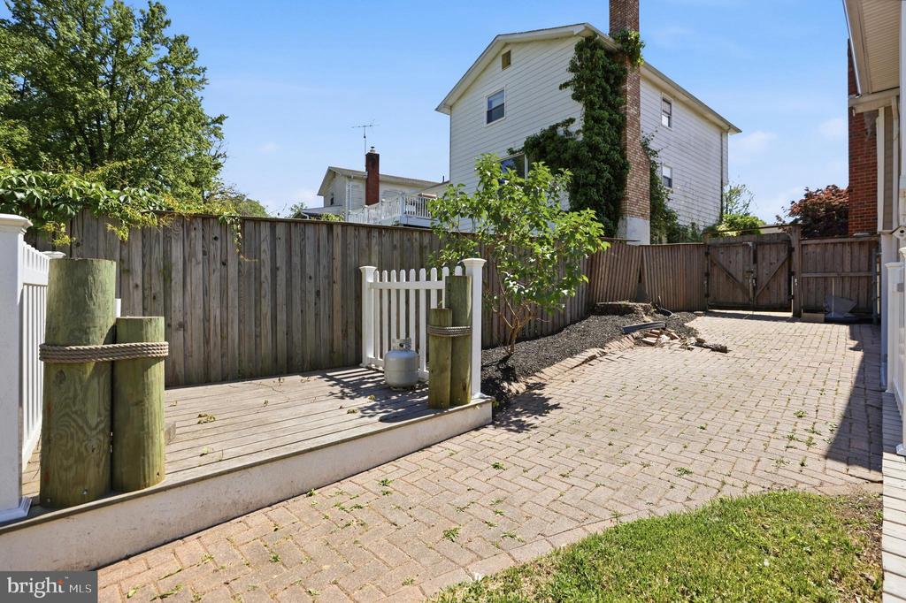 442 CENTURY VISTA DRIVE