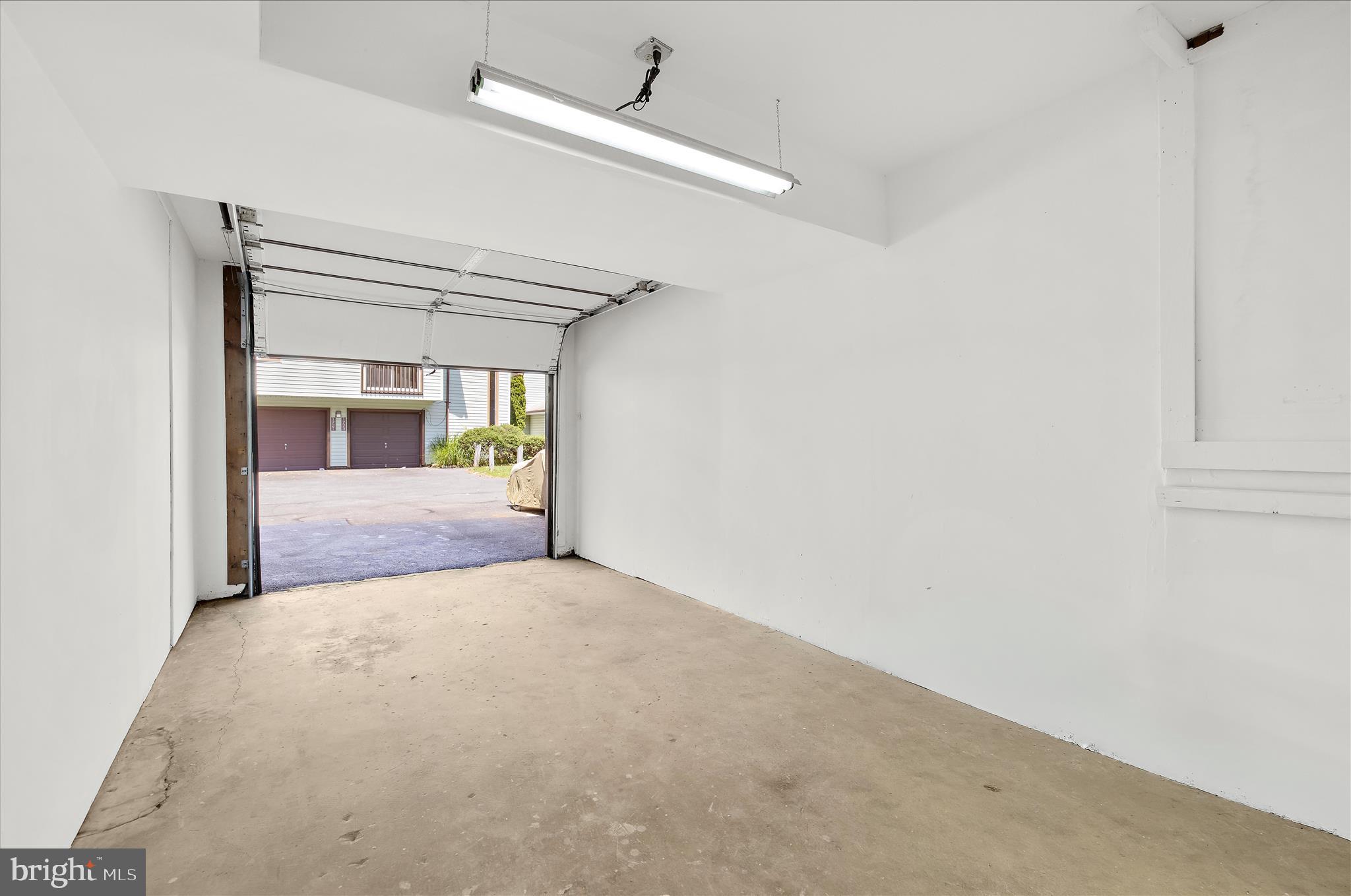 1729 ABERDEEN COURT