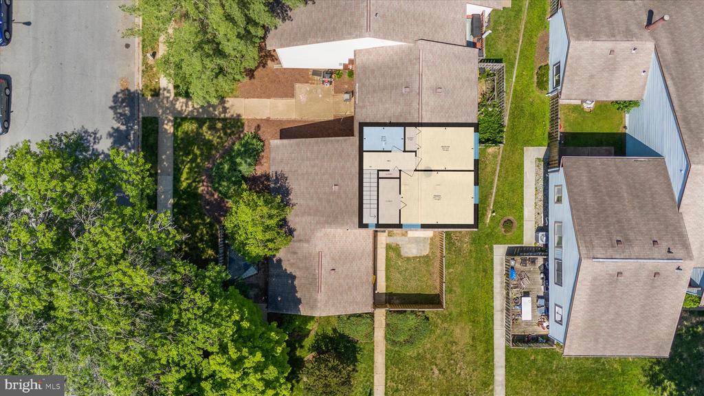 1729 ABERDEEN COURT