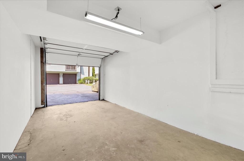 1729 ABERDEEN COURT