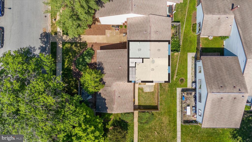 1729 ABERDEEN COURT