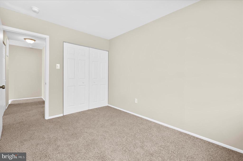 1729 ABERDEEN COURT