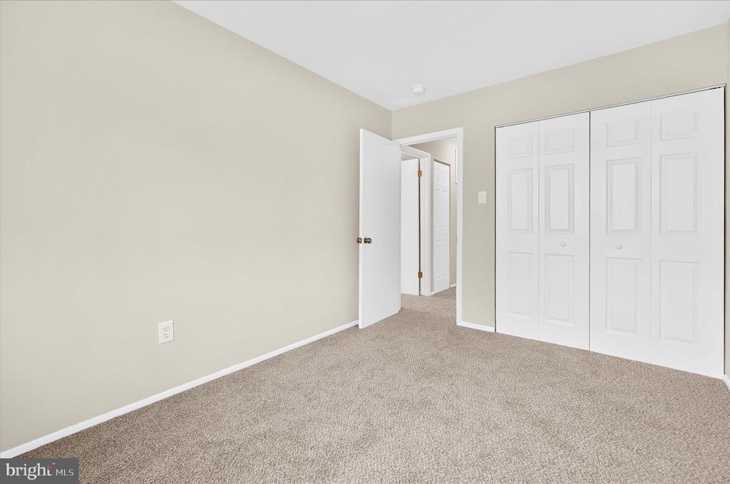 1729 ABERDEEN COURT