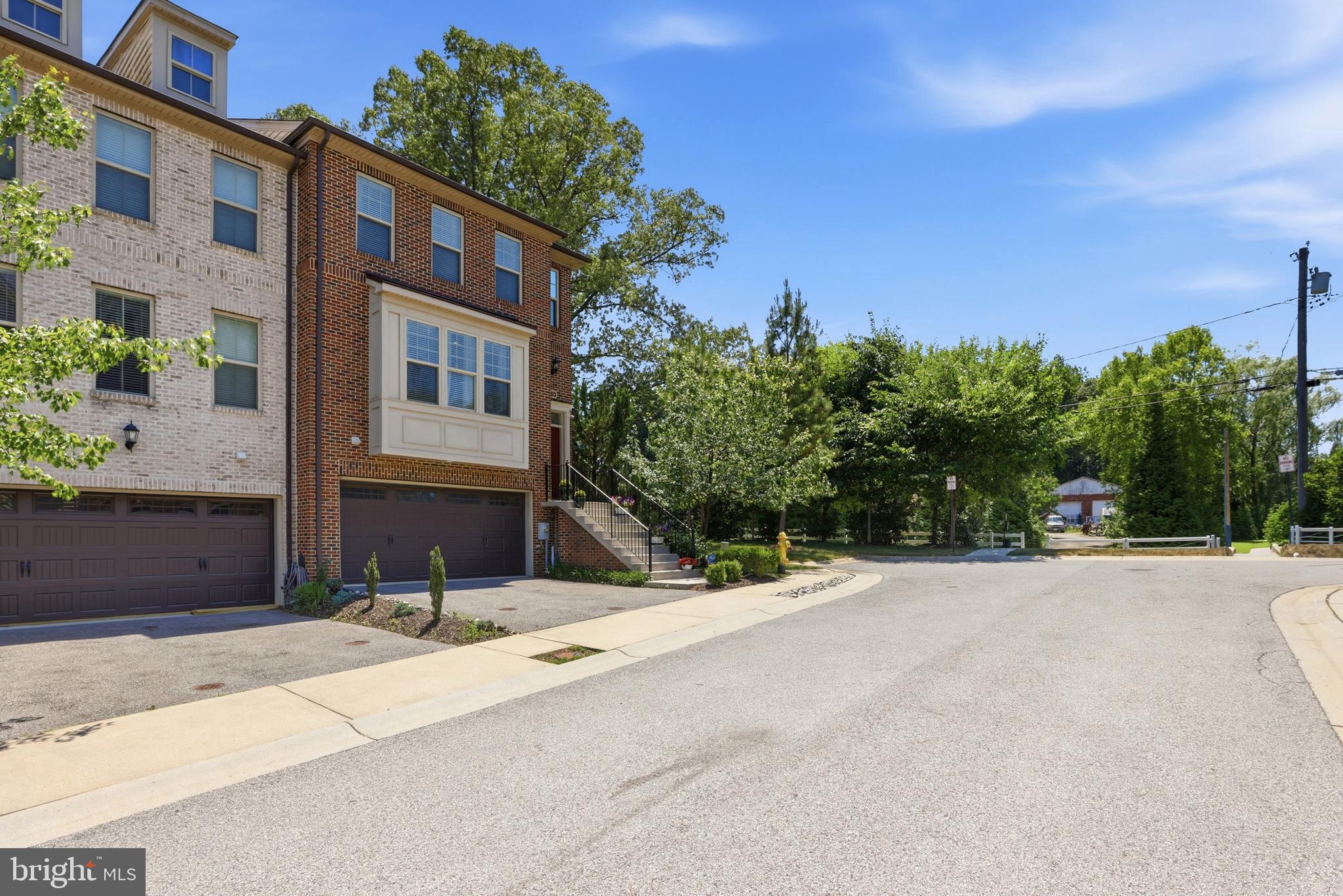 203 TREYBURN WAY