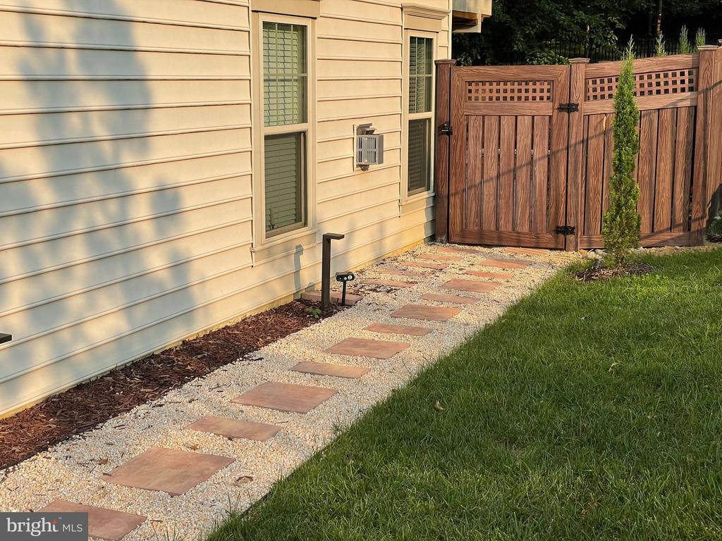 203 TREYBURN WAY