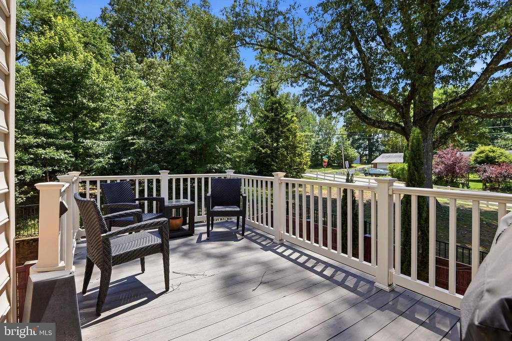 203 TREYBURN WAY