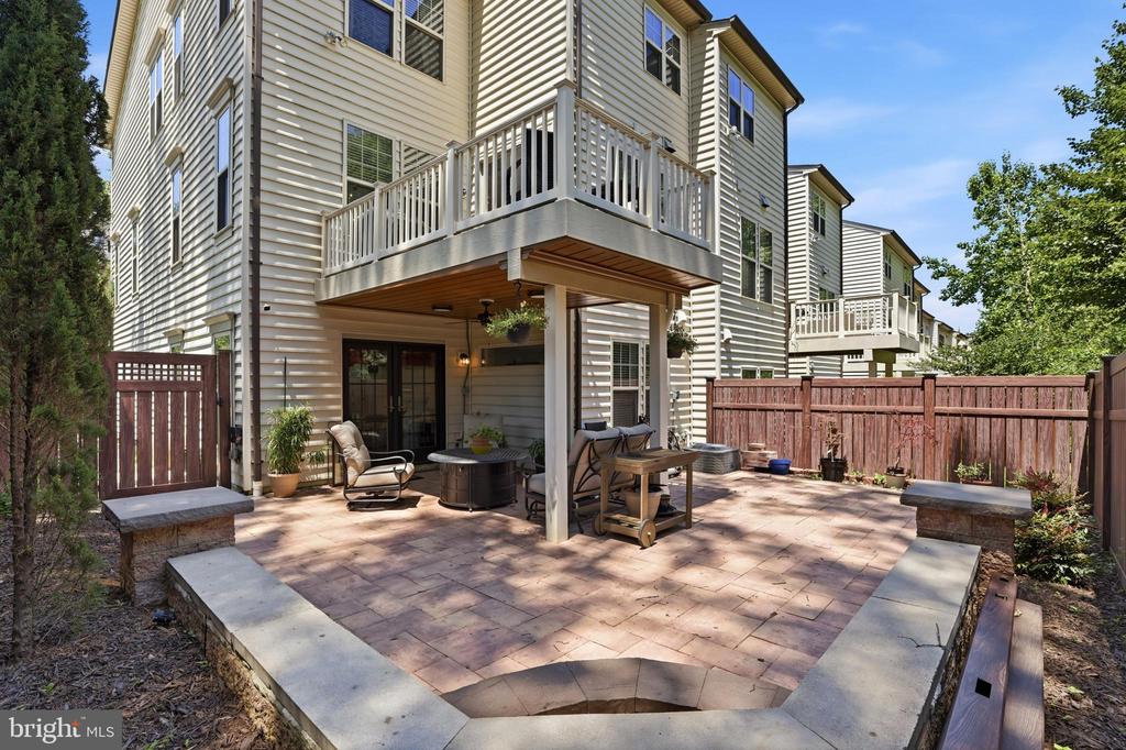 203 TREYBURN WAY