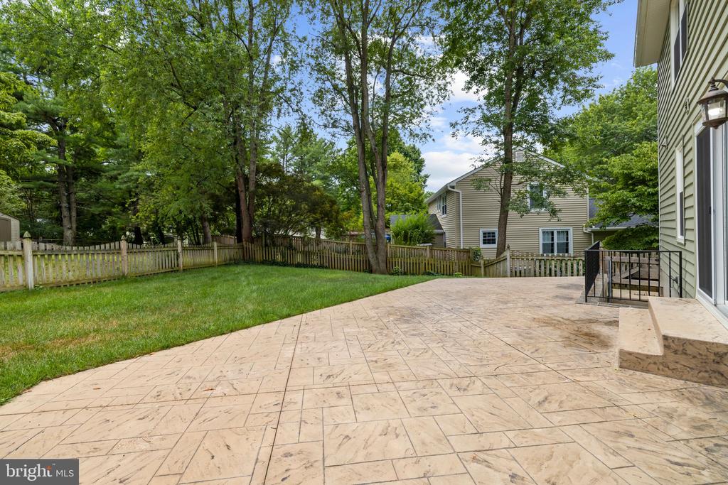 291 COLLEGE MANOR DRIVE