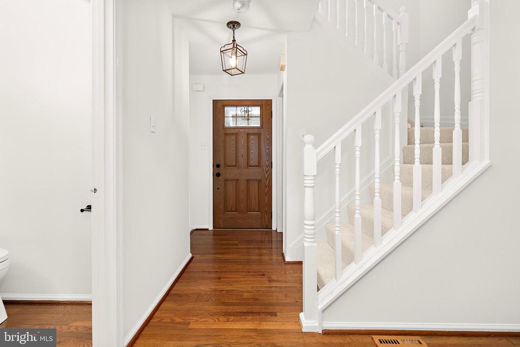 291 COLLEGE MANOR DRIVE