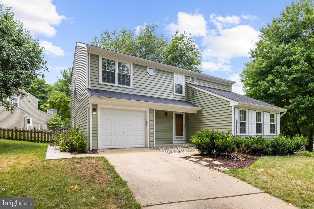 291 COLLEGE MANOR DRIVE
