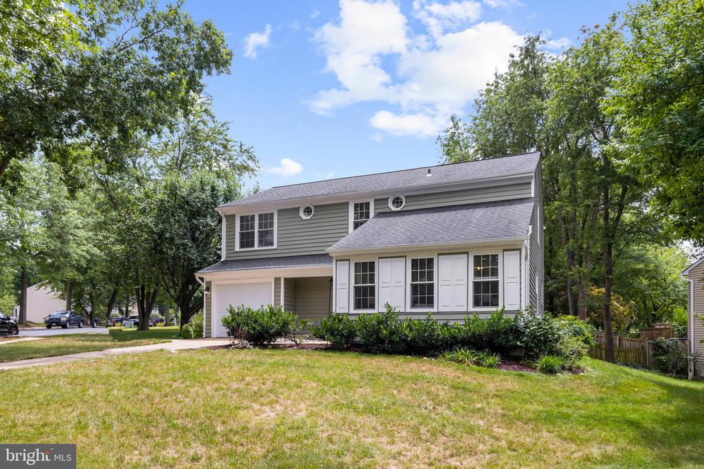 291 COLLEGE MANOR DRIVE