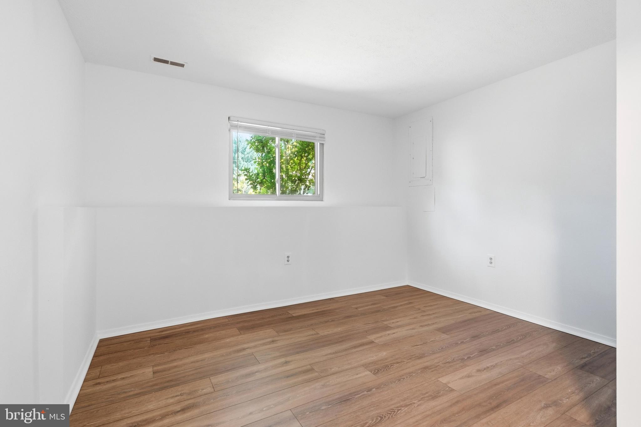 504 GREENBLADES COURT