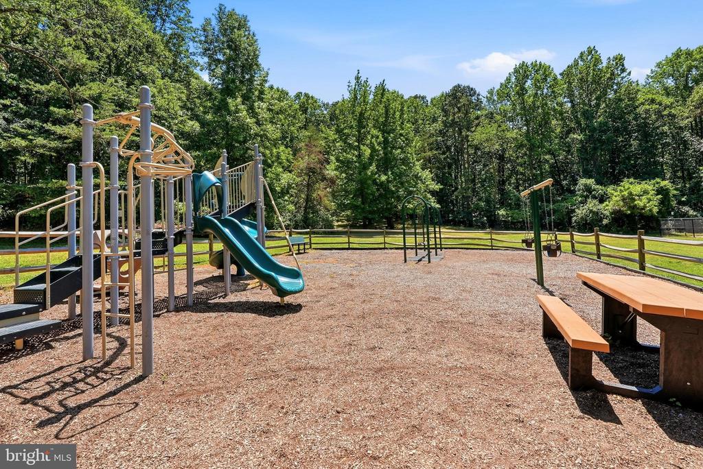 504 GREENBLADES COURT