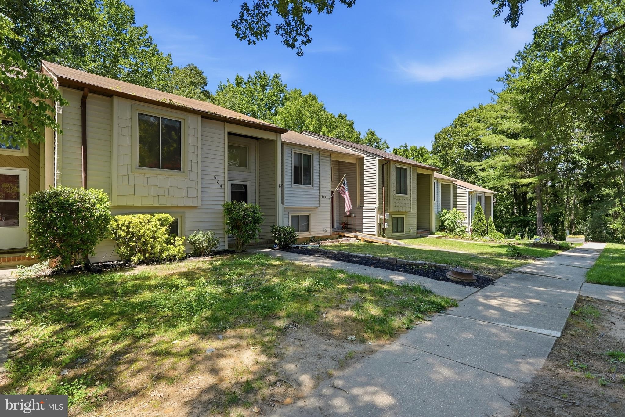 504 GREENBLADES COURT