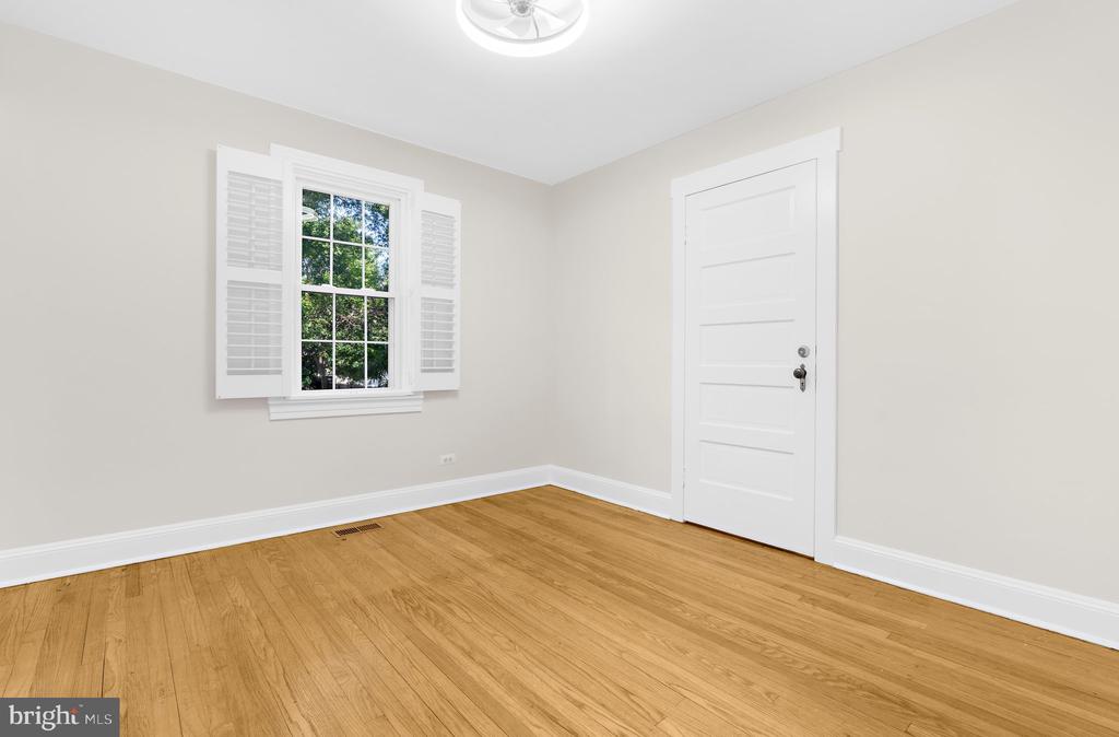1105 VAN BUREN STREET