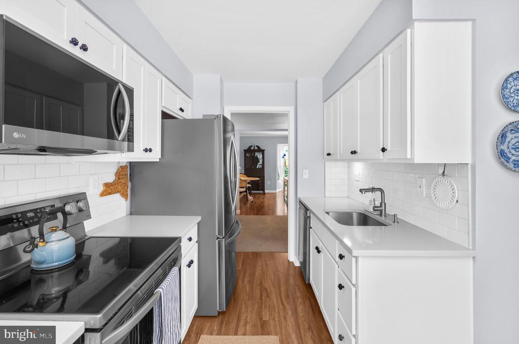 1202 BRUNSWICK COURT