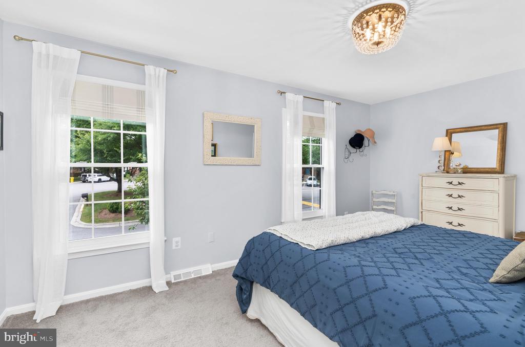 1202 BRUNSWICK COURT