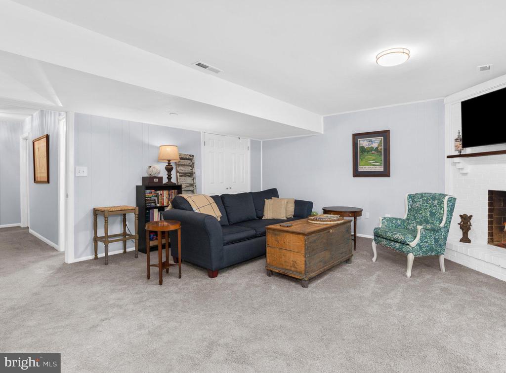 1202 BRUNSWICK COURT
