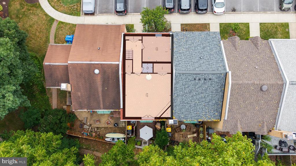1202 BRUNSWICK COURT