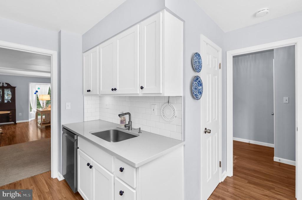 1202 BRUNSWICK COURT
