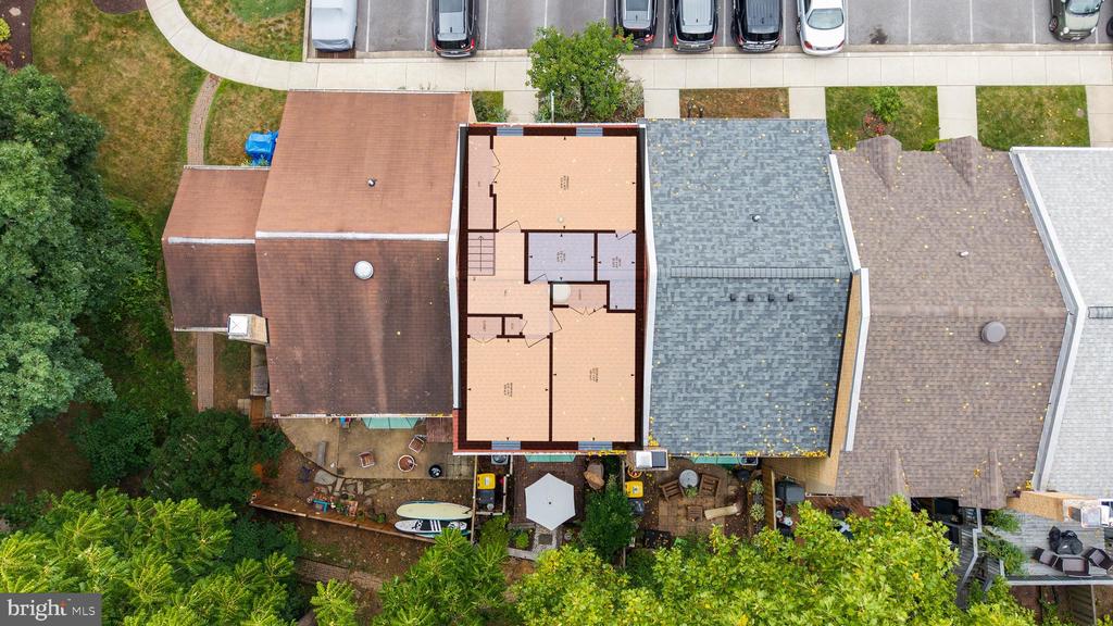 1202 BRUNSWICK COURT