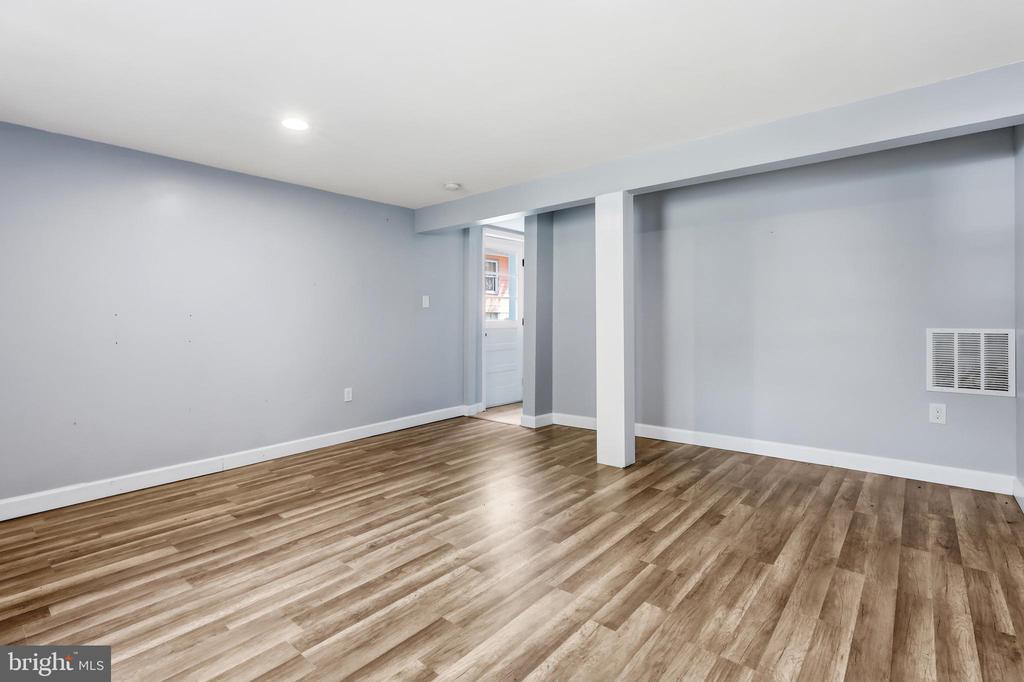 8014 FOREST GLEN DRIVE