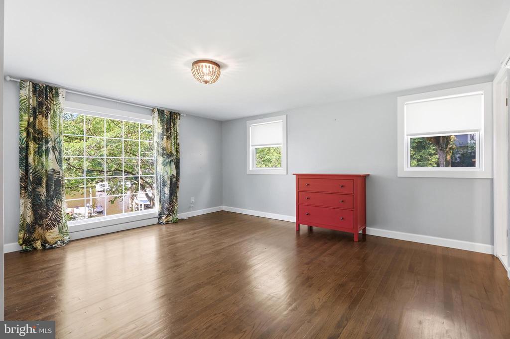 8014 FOREST GLEN DRIVE