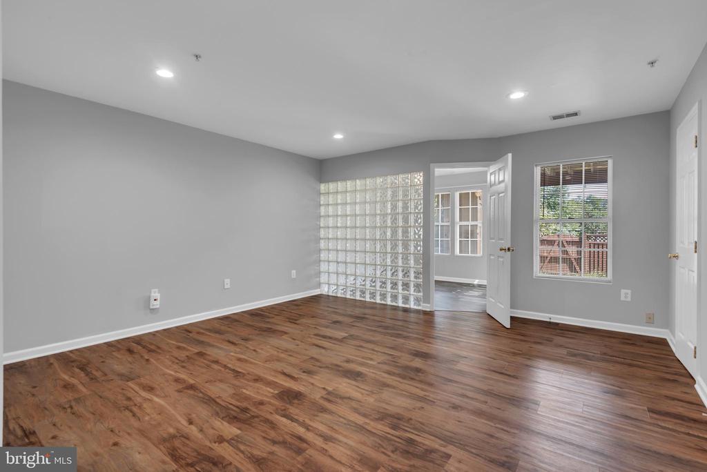 8195 POINSETT TERRACE