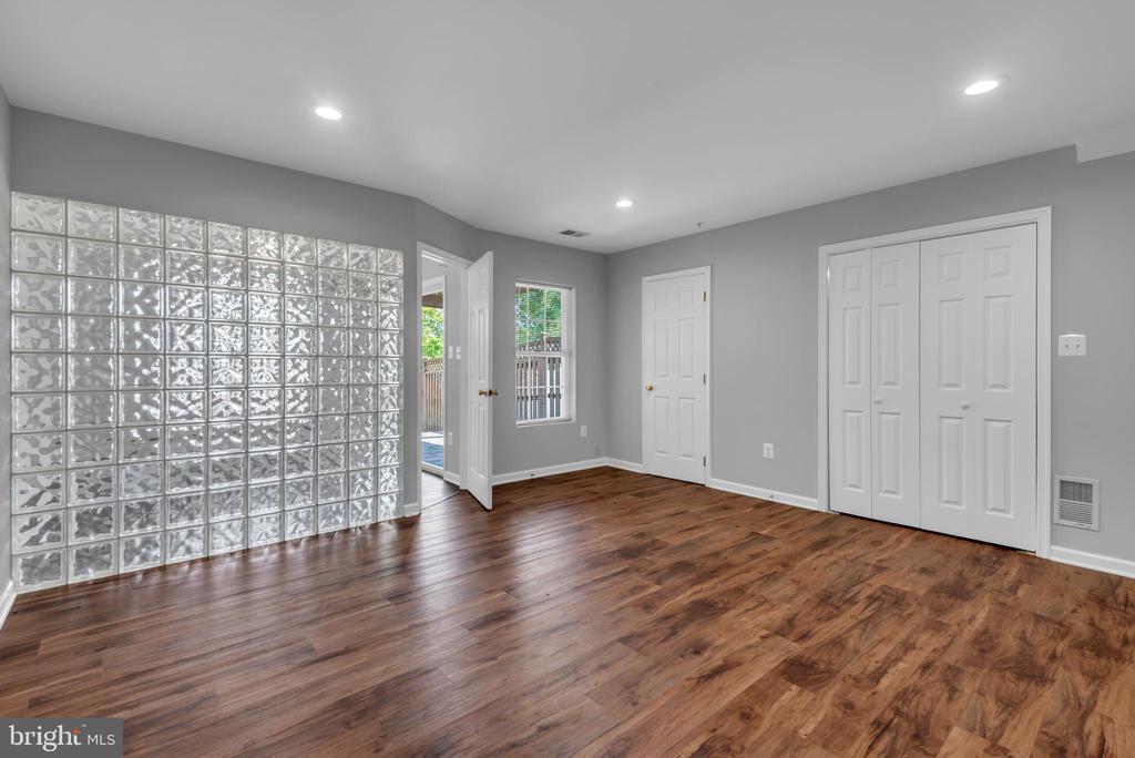 8195 POINSETT TERRACE