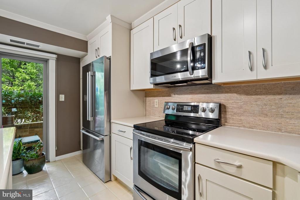 7048 HARBOUR VILLAGE COURT Unit: T2