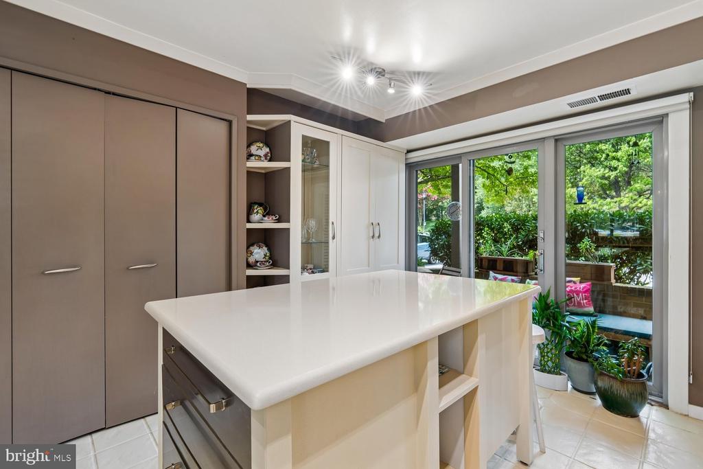 7048 HARBOUR VILLAGE COURT Unit: T2